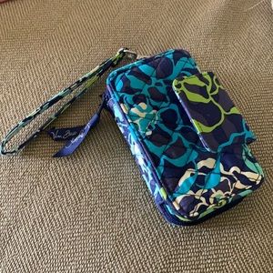 Vera Bradley Smartphone Wristlet NWT